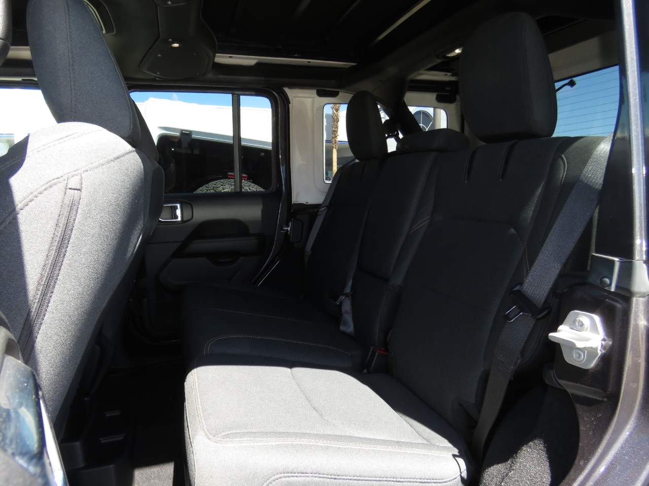 2025 Jeep Wrangler 4xe Sahara 4XE - Photo 9