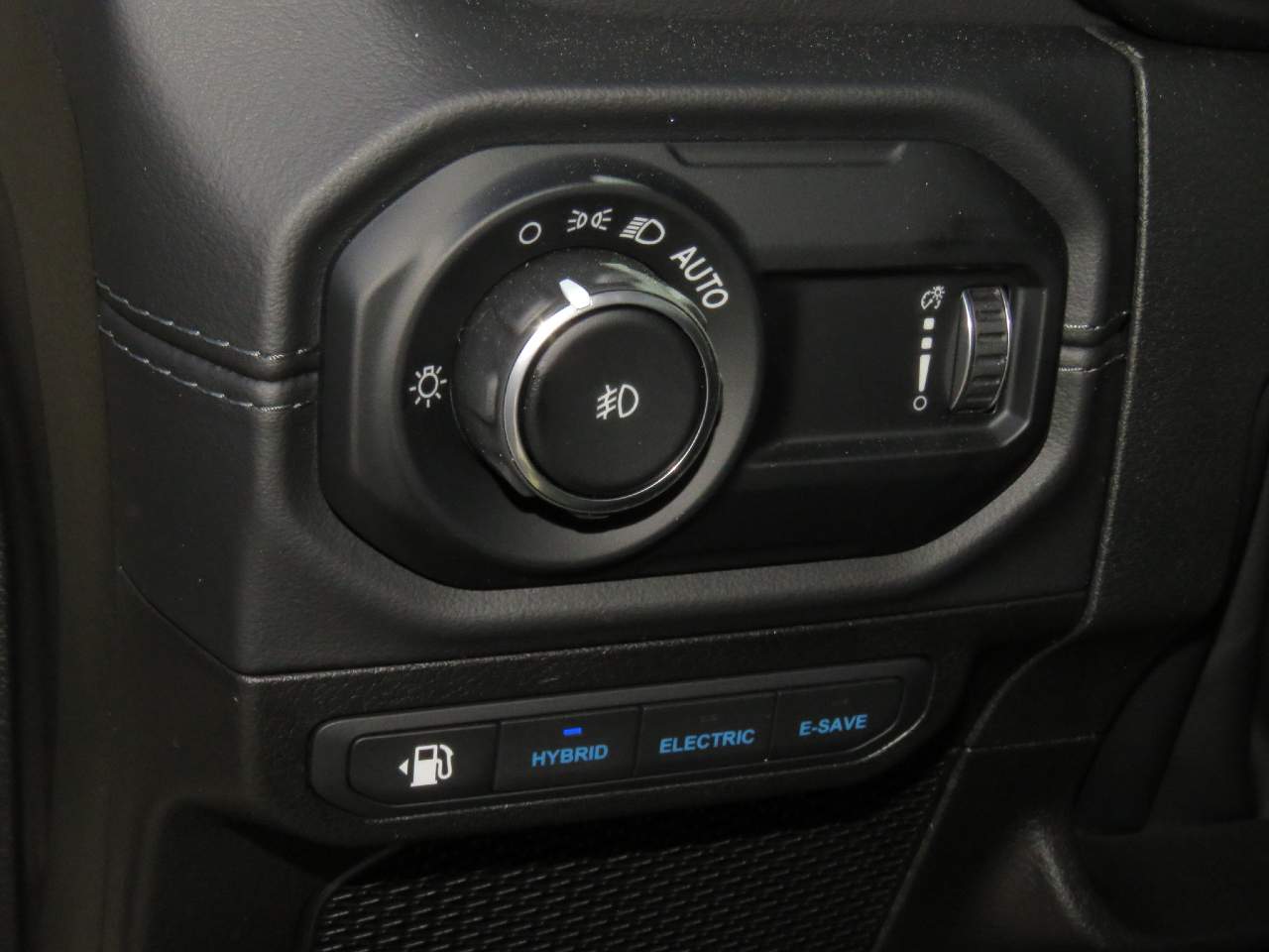 2025 Jeep Wrangler Sahara 4xe 4dr