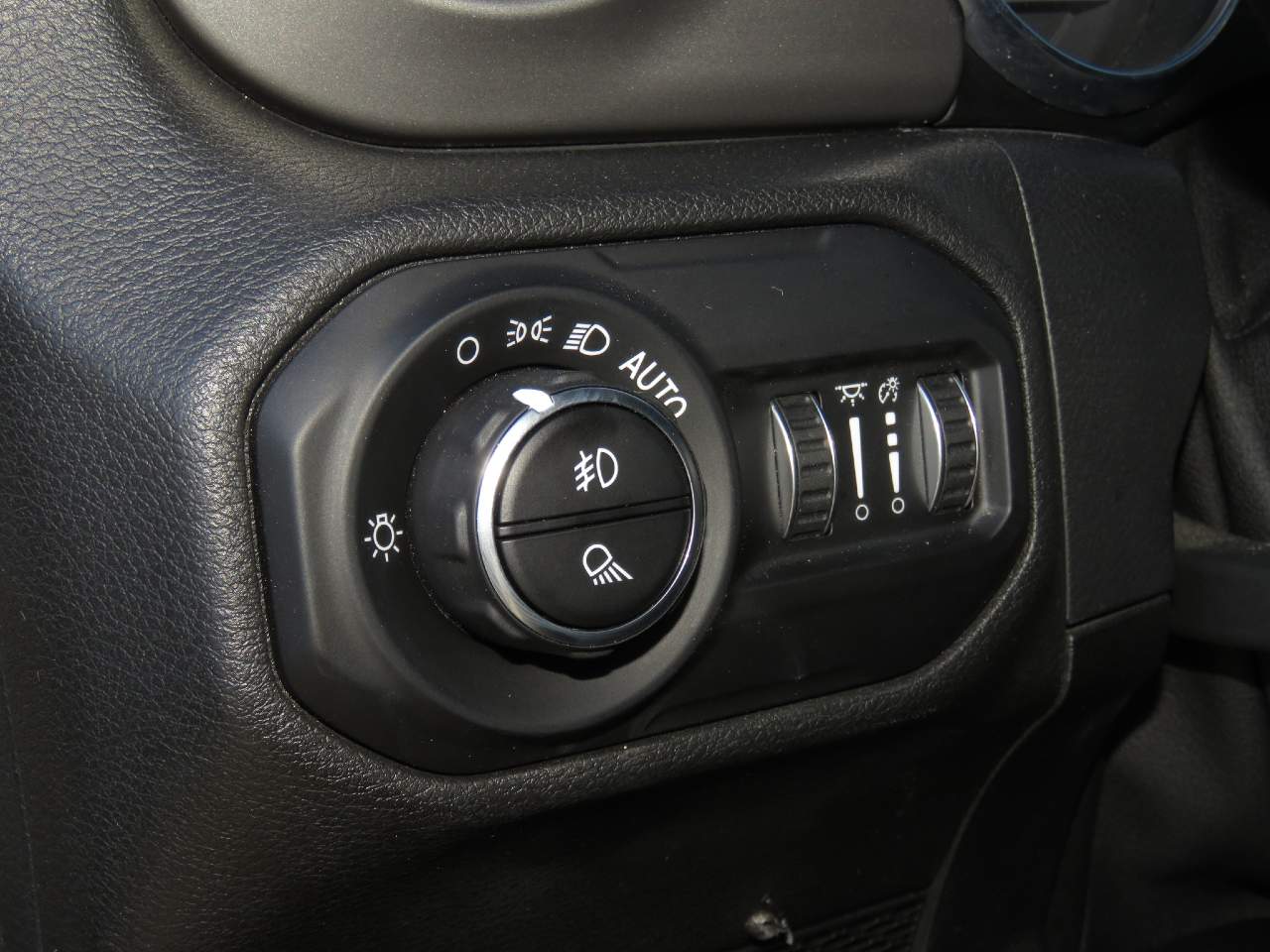 2021 Jeep Gladiator Willys Crew Cab