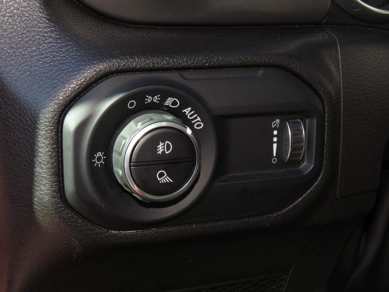 2023 Jeep Gladiator Sport Crew Cab