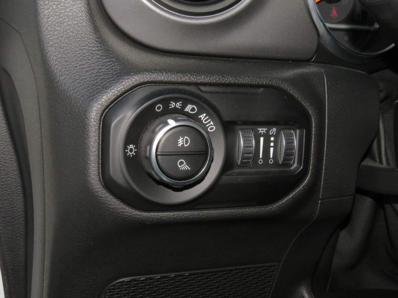 2021 Jeep Gladiator Willys Crew Cab