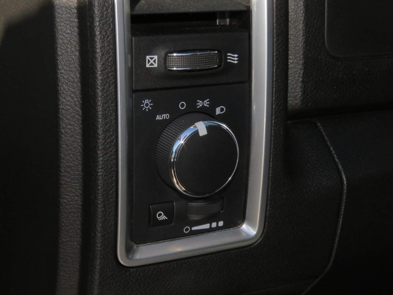 2022 Ram 1500 Classic SLT Crew Cab