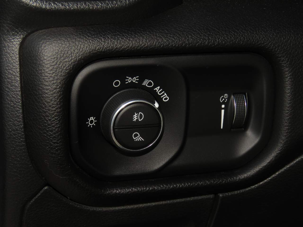 2023 Ram 1500 Big Horn Extended Cab
