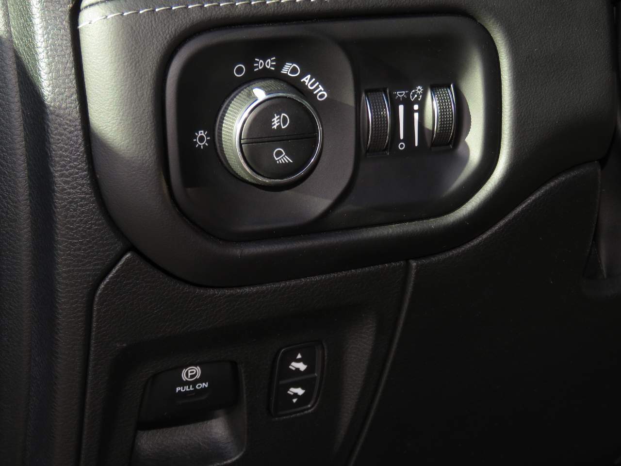 2023 RAM Ram 1500 Pickup Limited - Photo 24