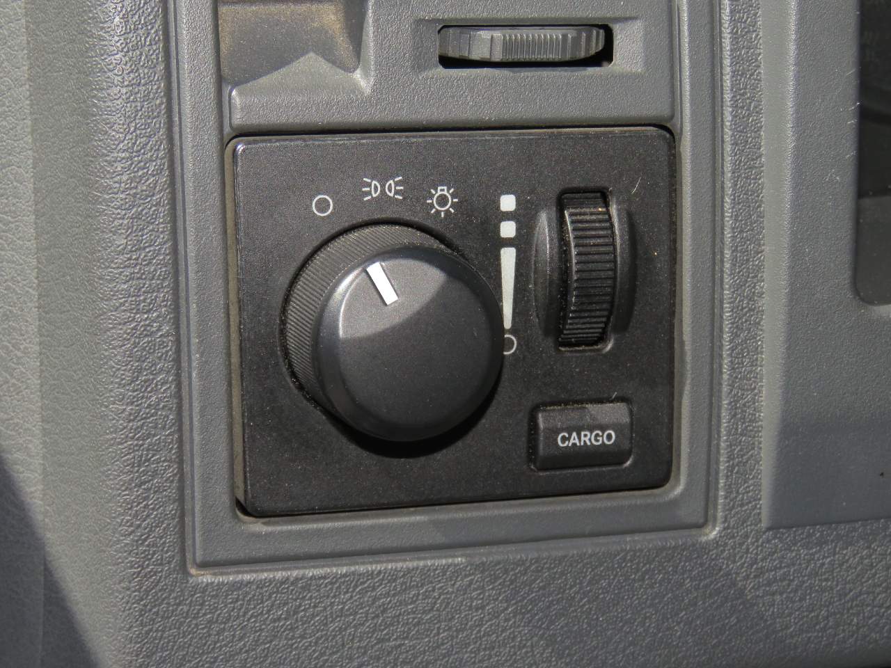 2005 Dodge Dakota ST Crew Cab