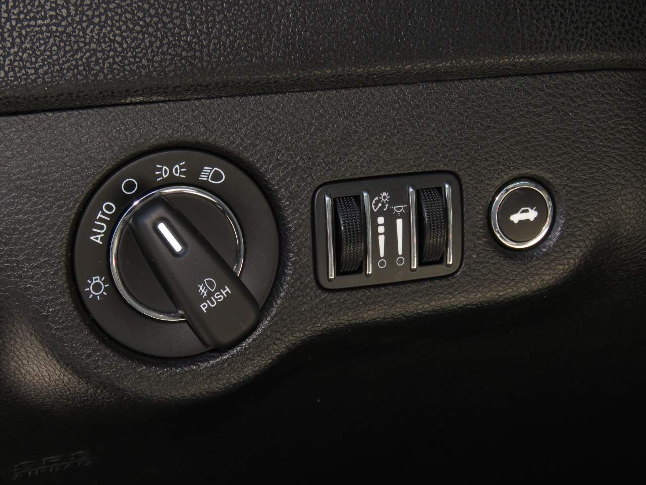 2015 Chrysler 300 Limited
