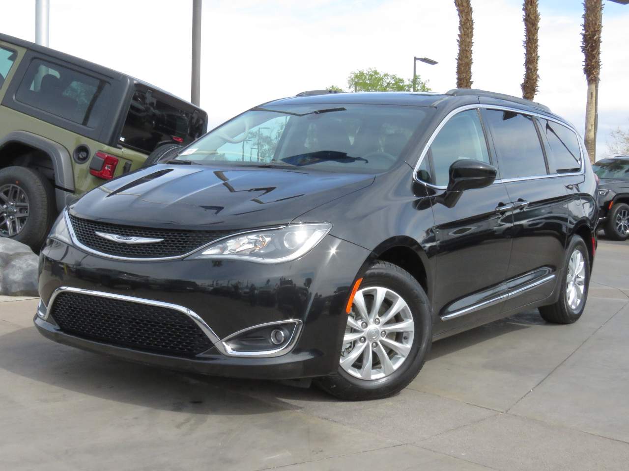2017 Chrysler Pacifica Touring-L