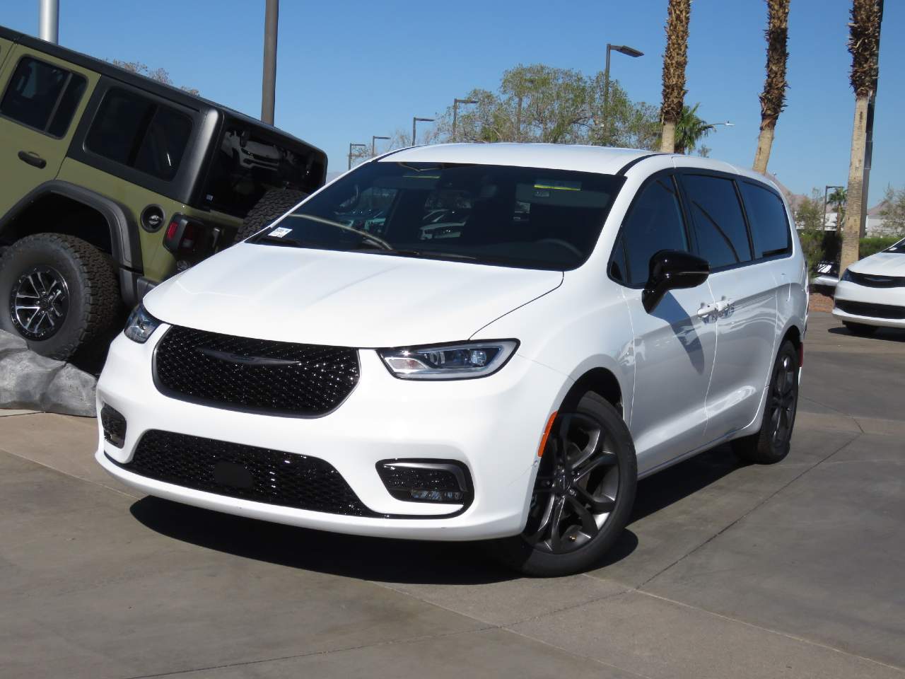 2026 Chrysler Pacifica Select