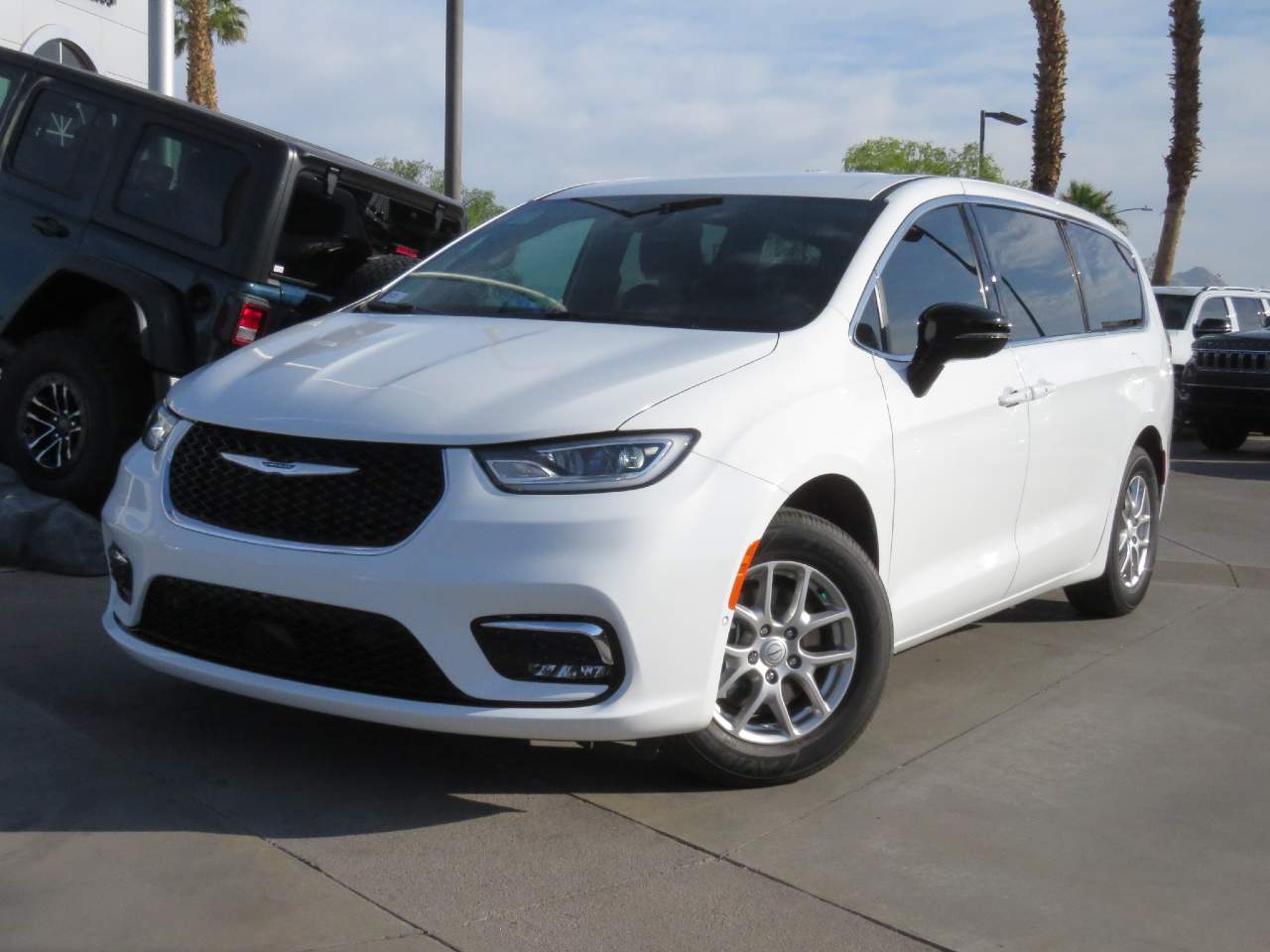 2025 Chrysler Pacifica Select
