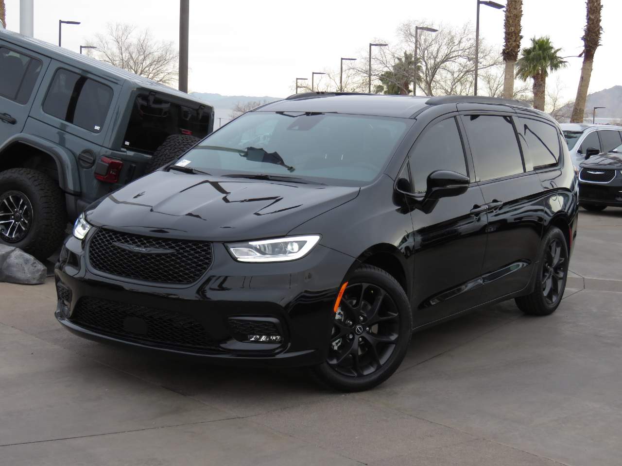 2026 Chrysler Pacifica Select