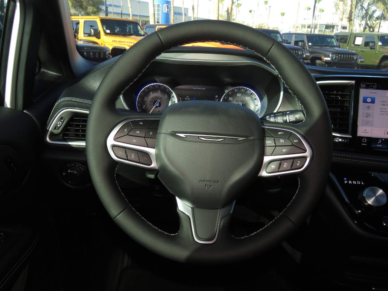 2027 Chrysler Pacifica Select