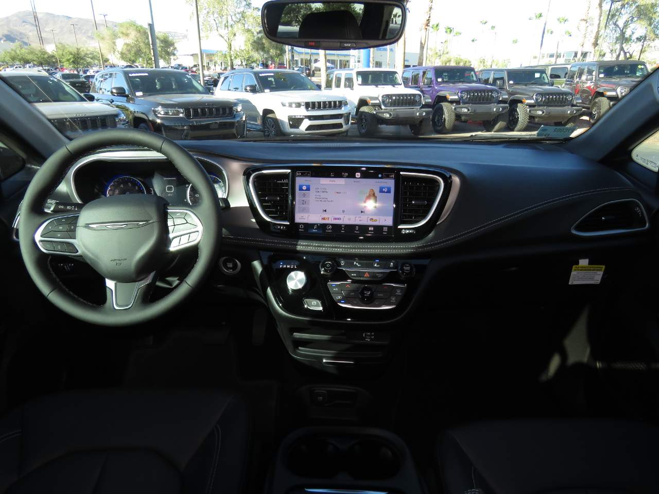 2027 Chrysler Pacifica Select