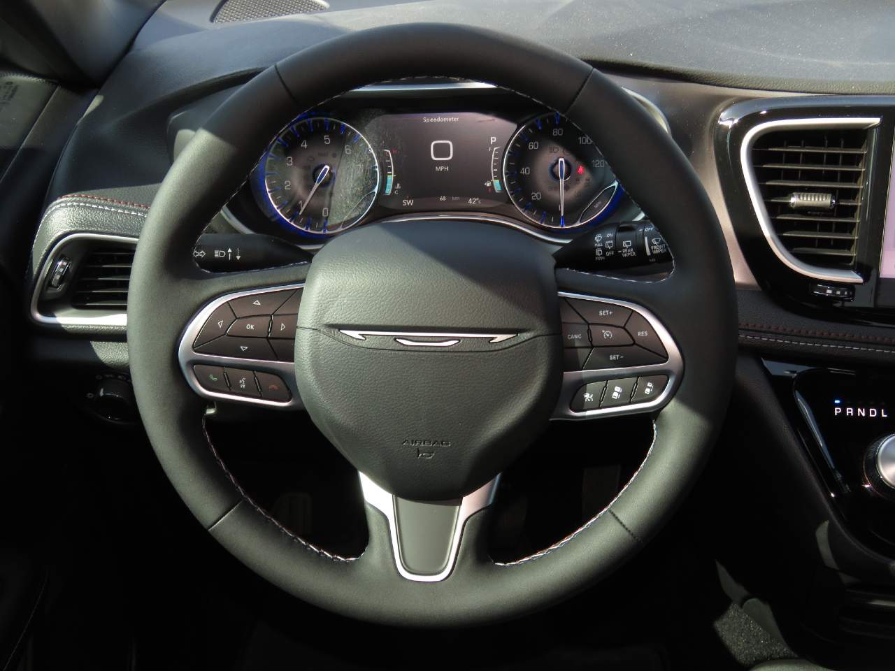 2027 Chrysler Pacifica Select
