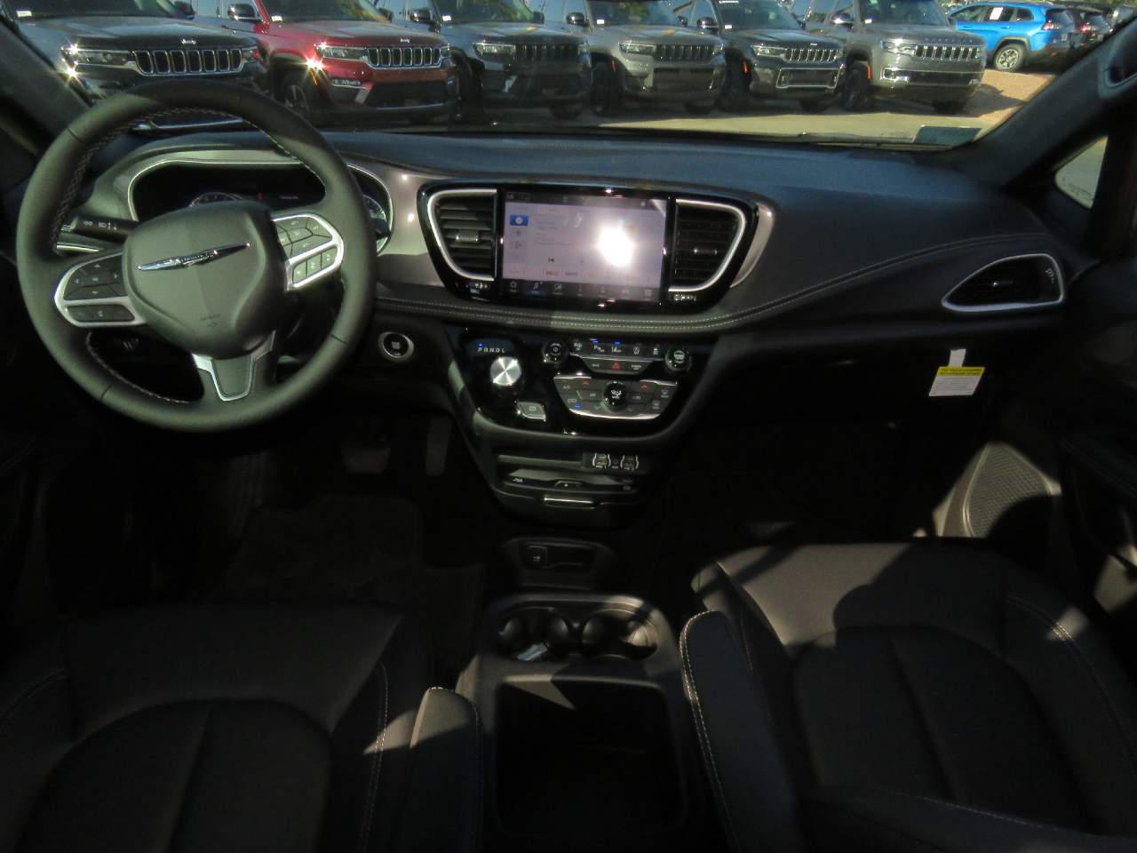 2025 Chrysler Pacifica Select