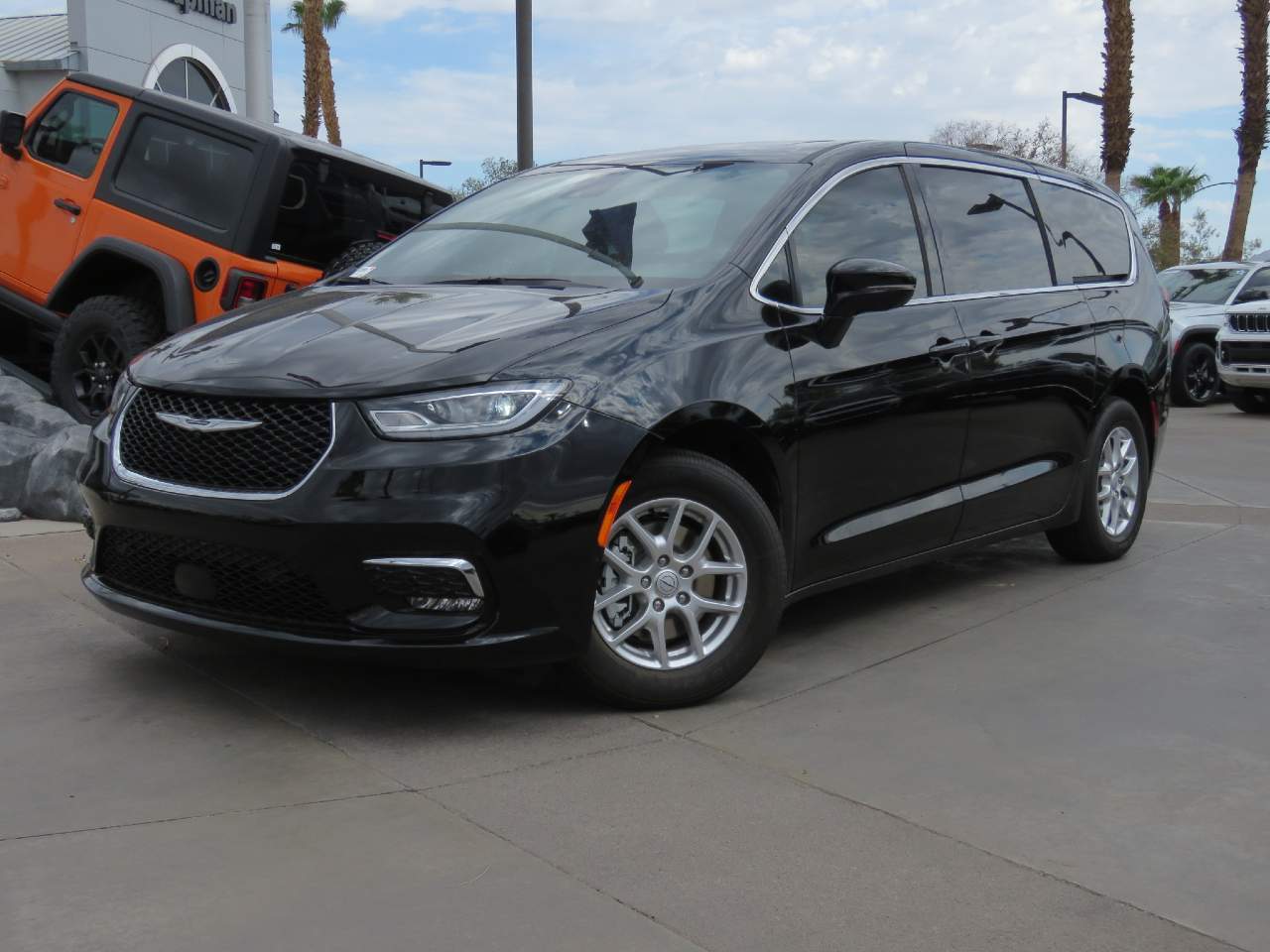 2025 Chrysler Pacifica Select