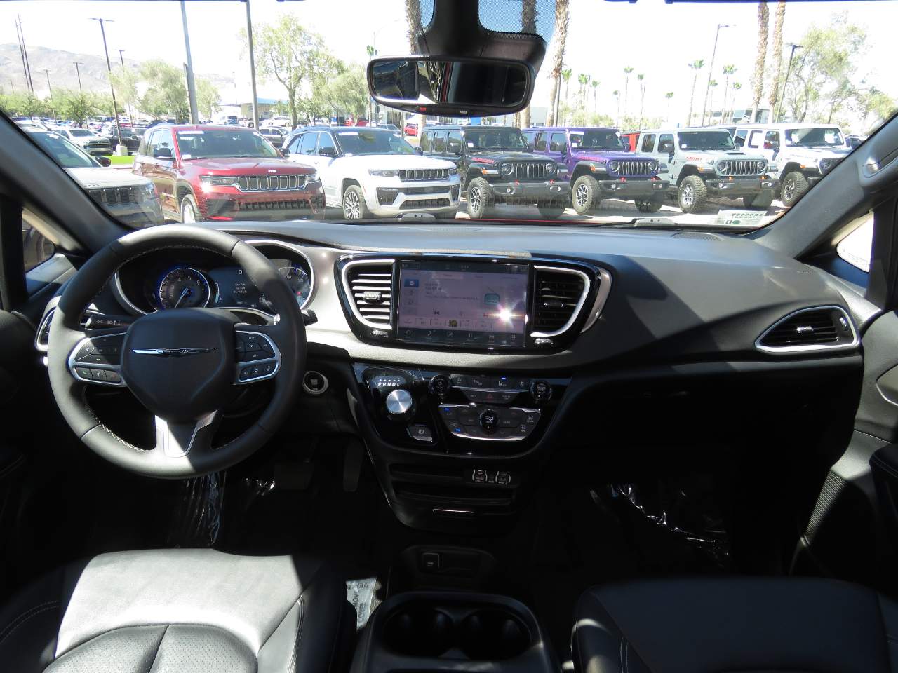 2025 Chrysler Pacifica Select