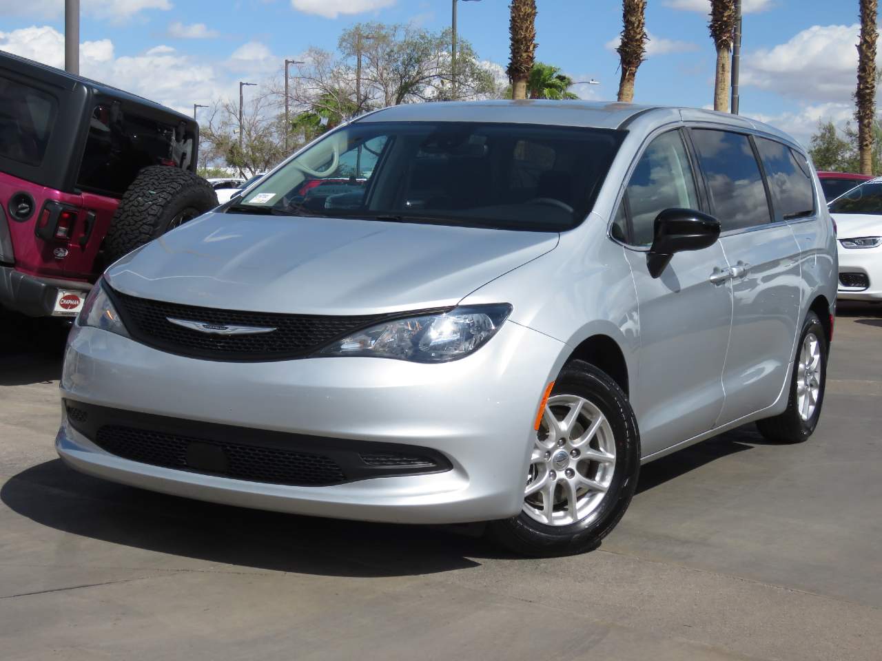2024 Chrysler Voyager LX