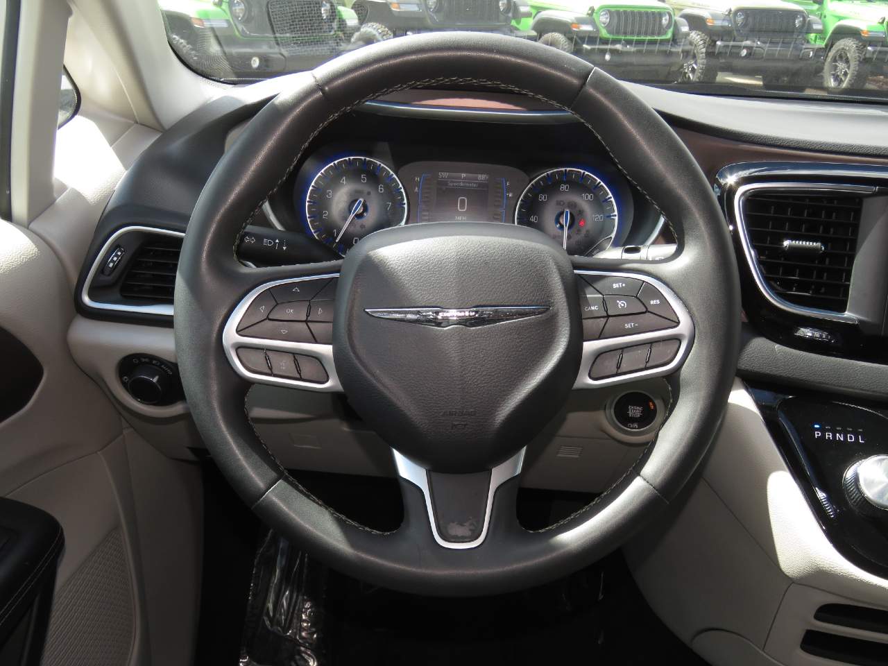 2024 Chrysler Voyager LX