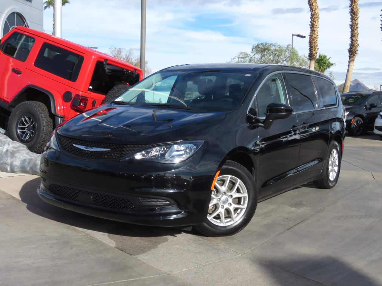 2024 Chrysler Voyager LX