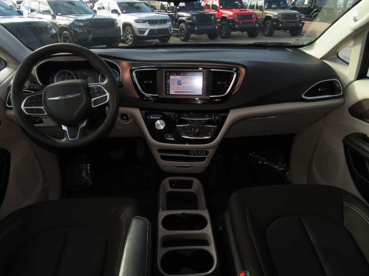 2024 Chrysler Voyager LX