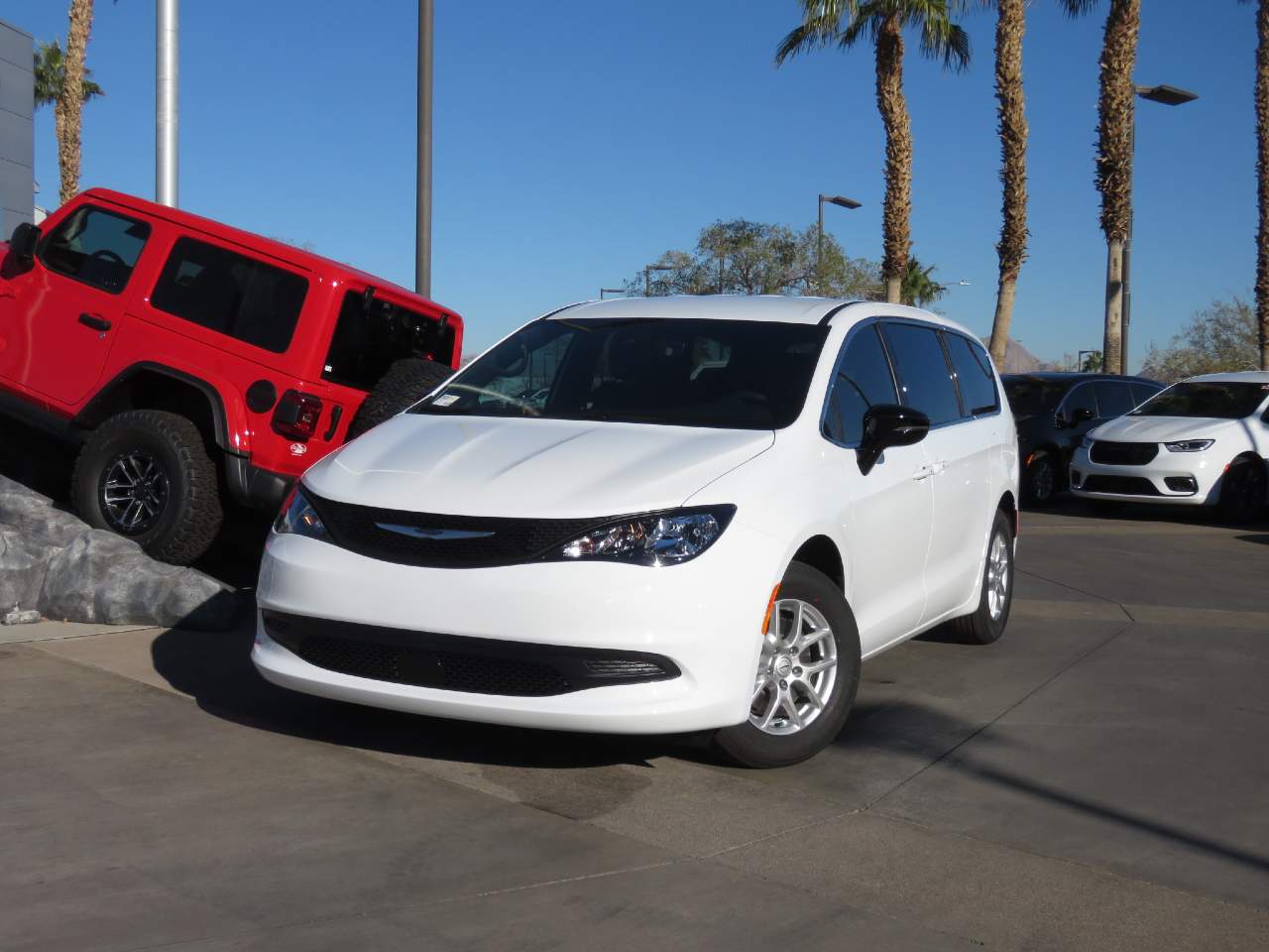 2026 Chrysler Voyager LX's photo