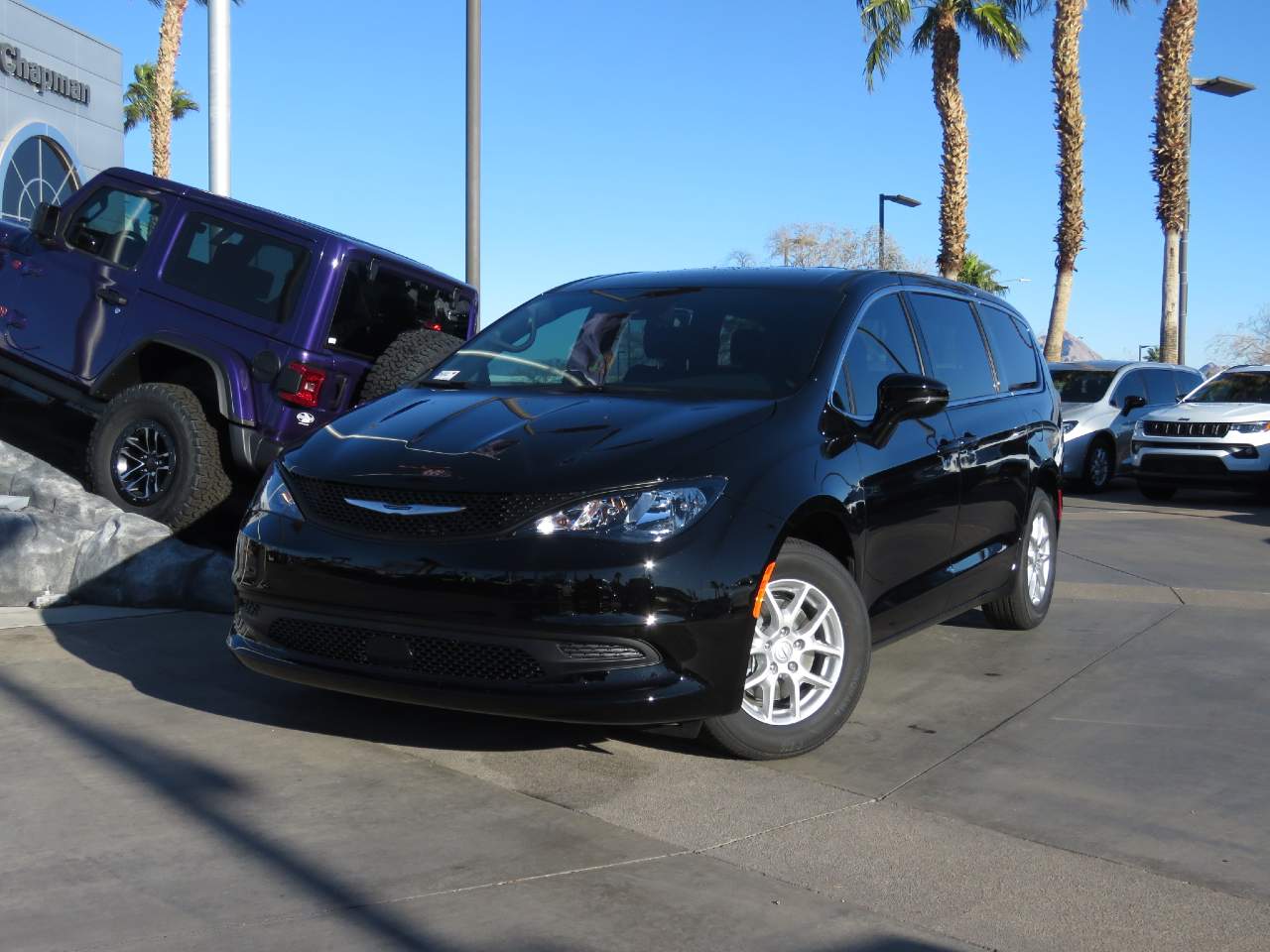 2026 Chrysler Voyager LX's photo