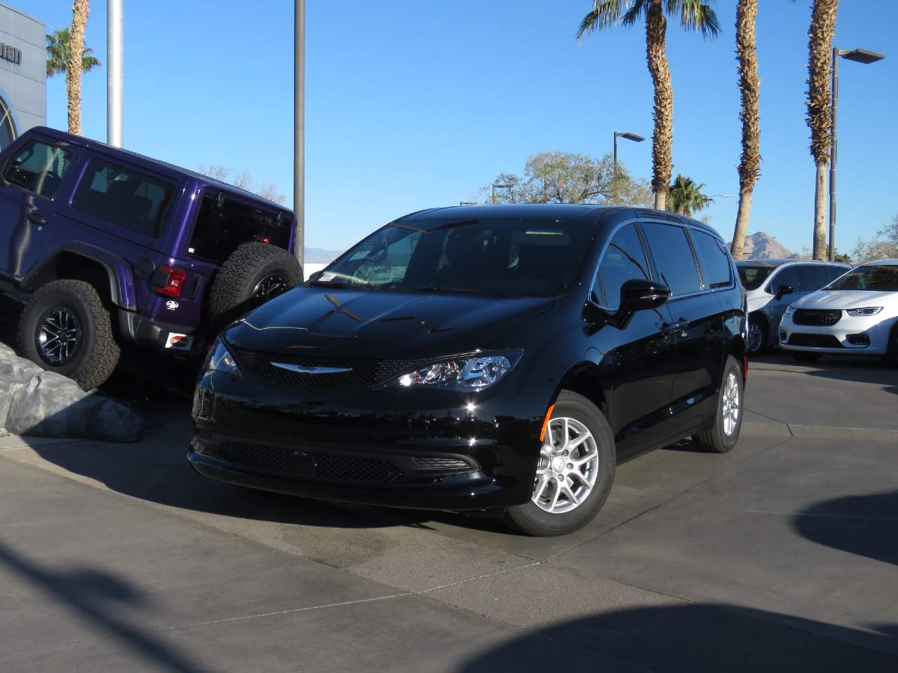 2026 Chrysler Voyager LX's photo