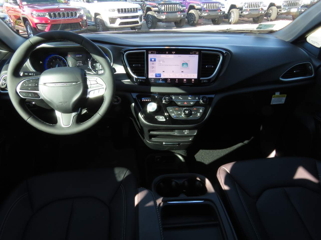 2027 Chrysler Pacifica LX