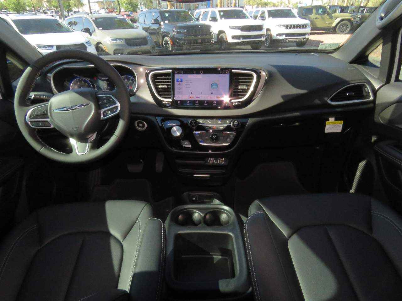 2025 Chrysler Voyager LX
