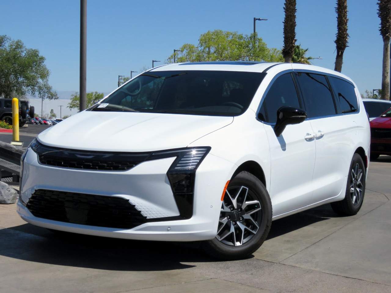 2027 Chrysler Pacifica Limited's photo