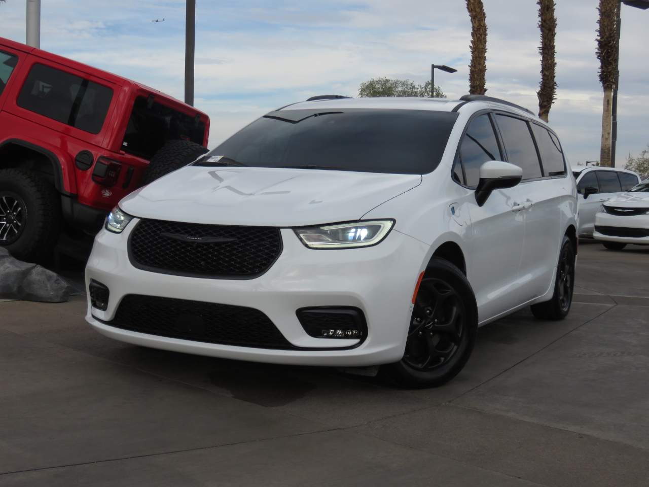 2023 Chrysler Pacifica Plug-In Hybrid Touring L