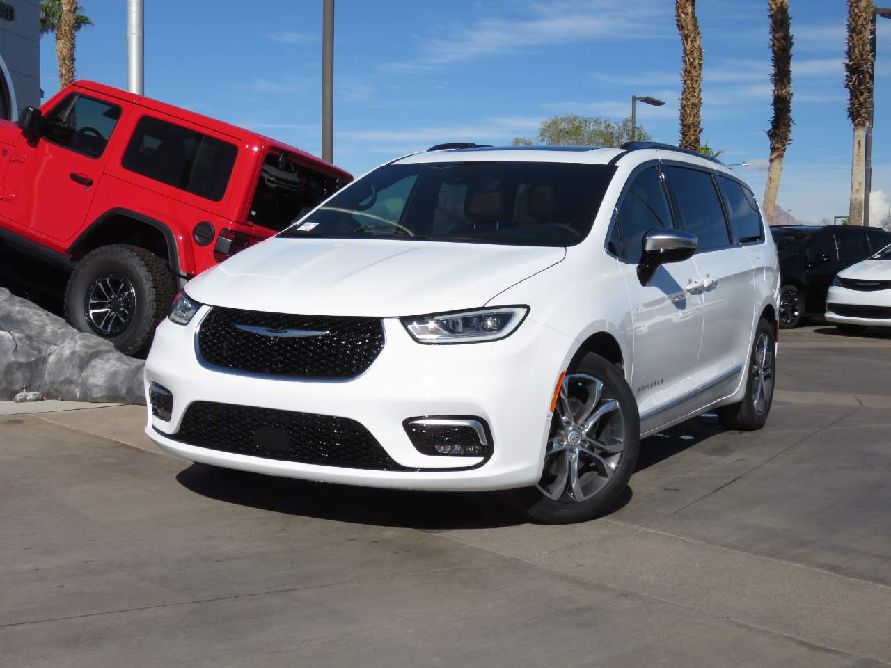 2026 Chrysler Pacifica Pinnacle's photo