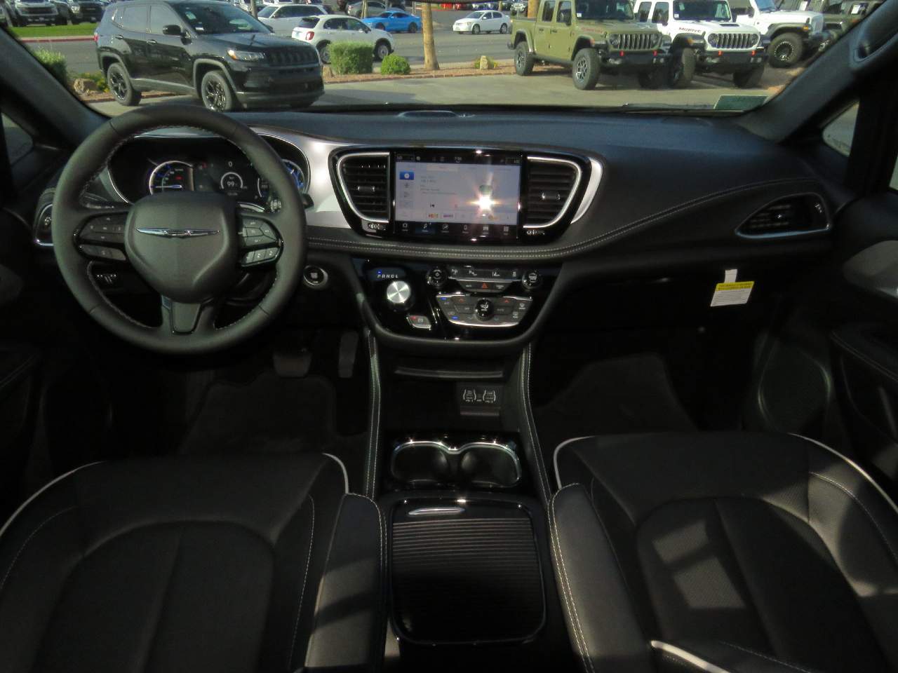 2025 Chrysler Pacifica Plug-In Hybrid Select