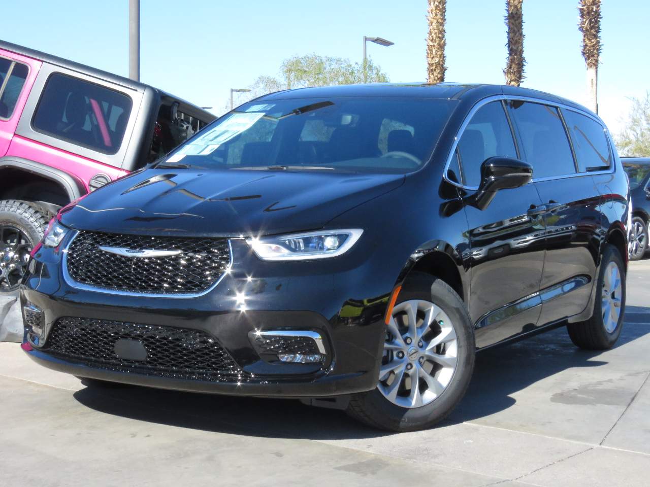 2025 Chrysler Pacifica Select