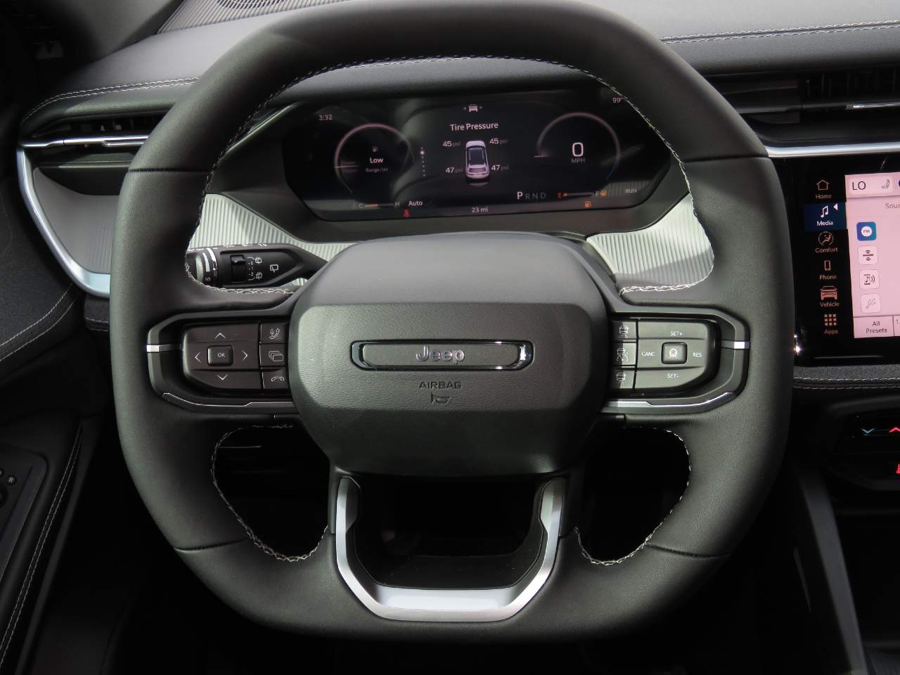 2026 Jeep Cherokee Laredo