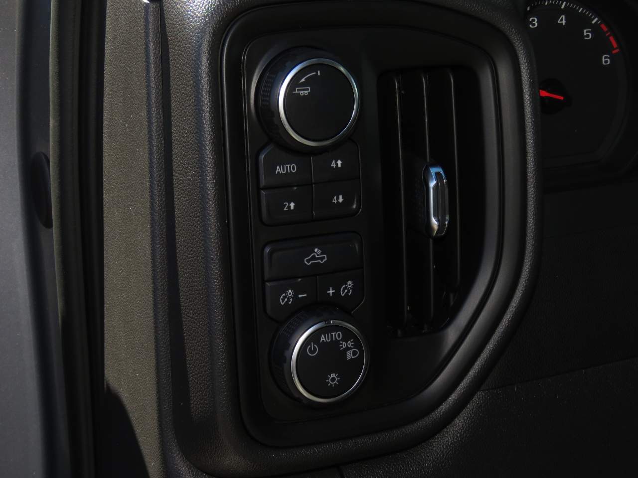 2024 Chevrolet Silverado 1500 Custom Trail Boss Crew Cab