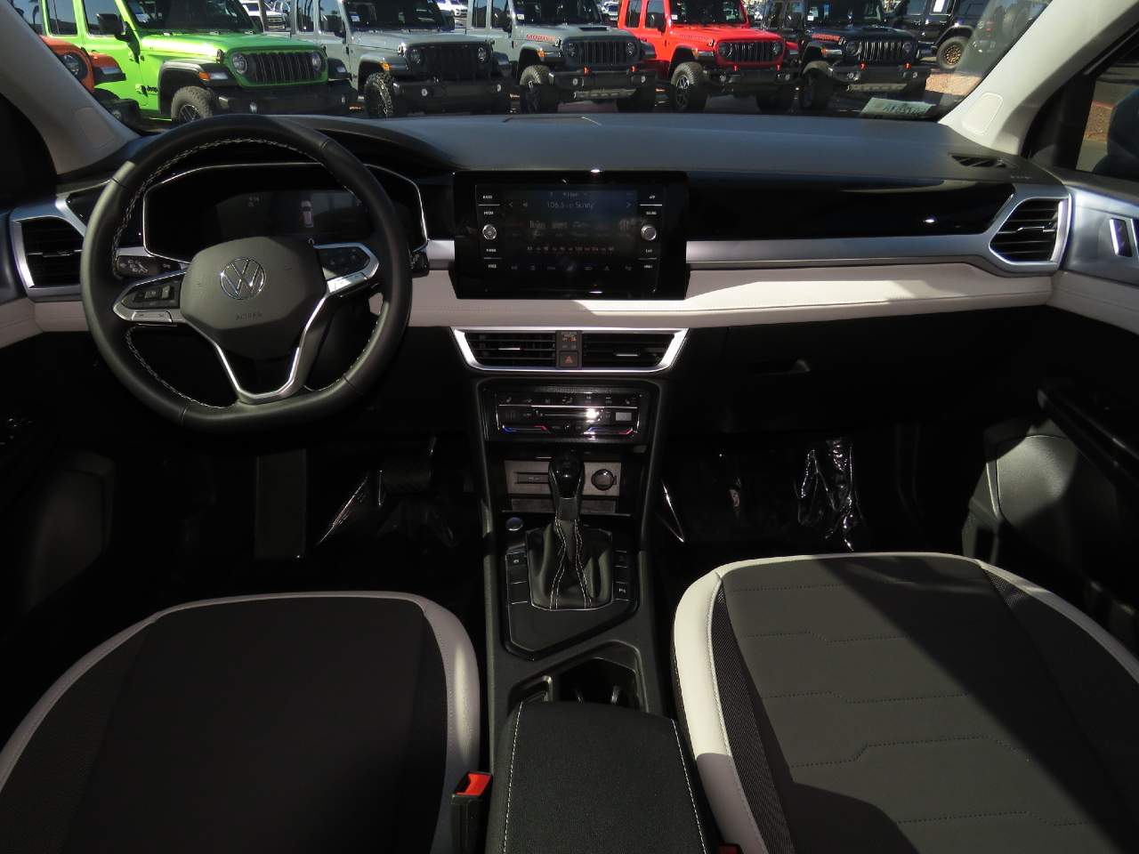 2025 Volkswagen Taos SE