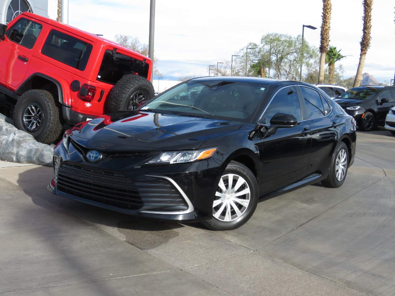2022 Toyota Camry Hybrid LE