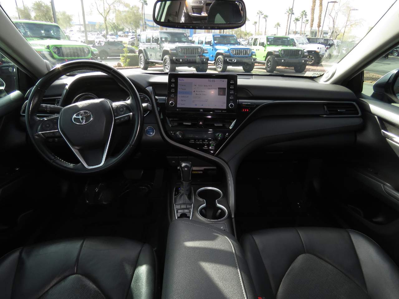 2022 Toyota Camry Hybrid XLE