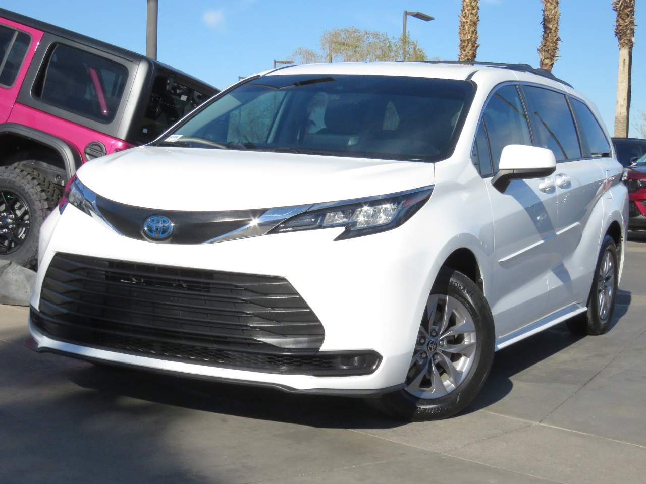 2022 Toyota Sienna LE 8-Passenger