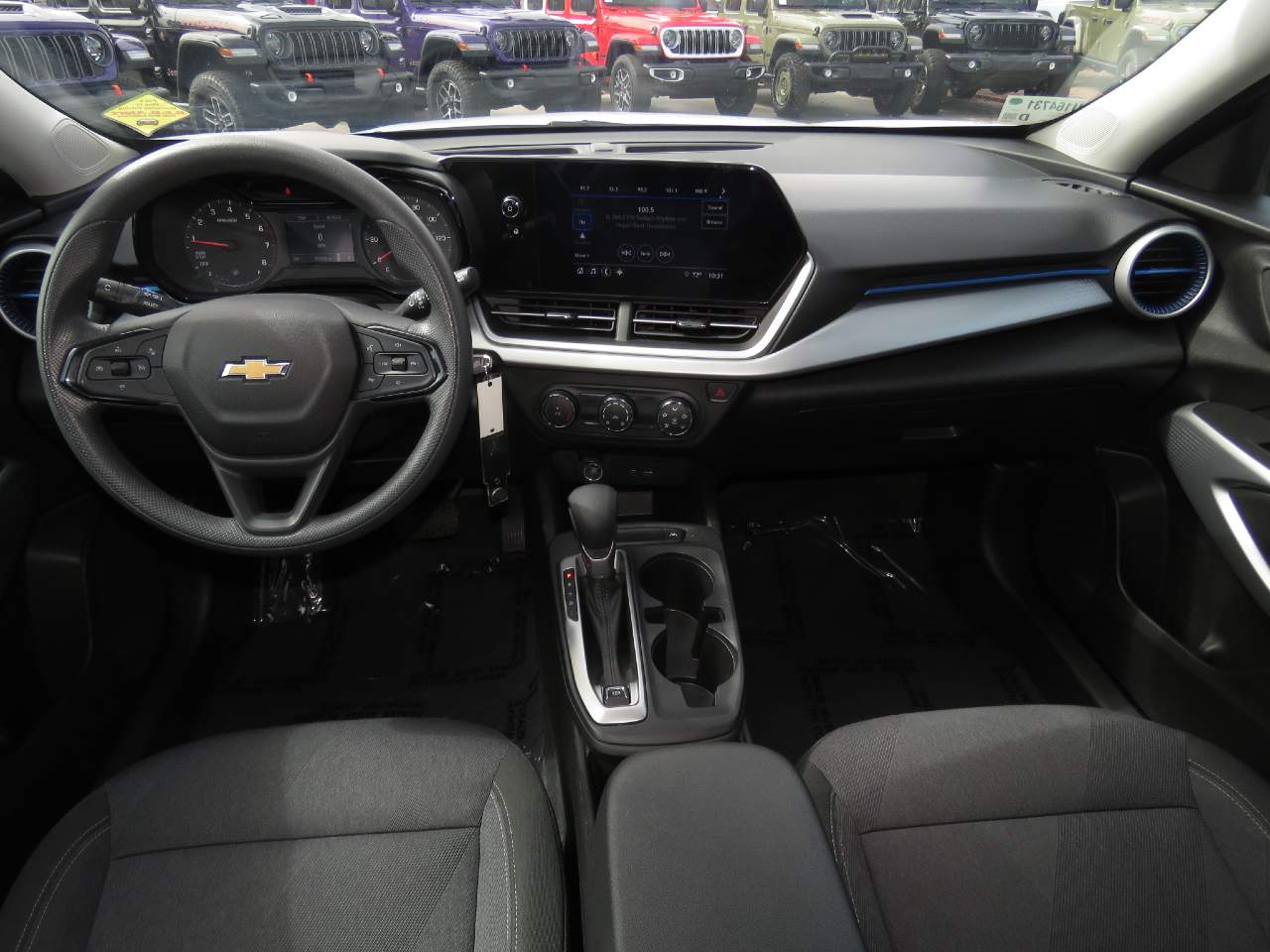 2025 Chevrolet Trax LS