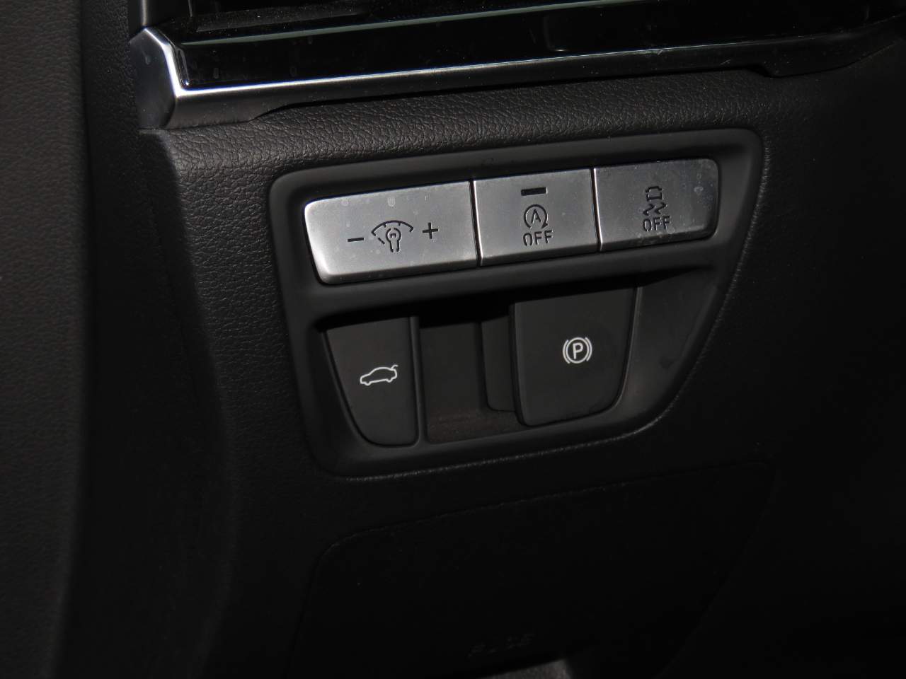 2023 Genesis G80 2.5T