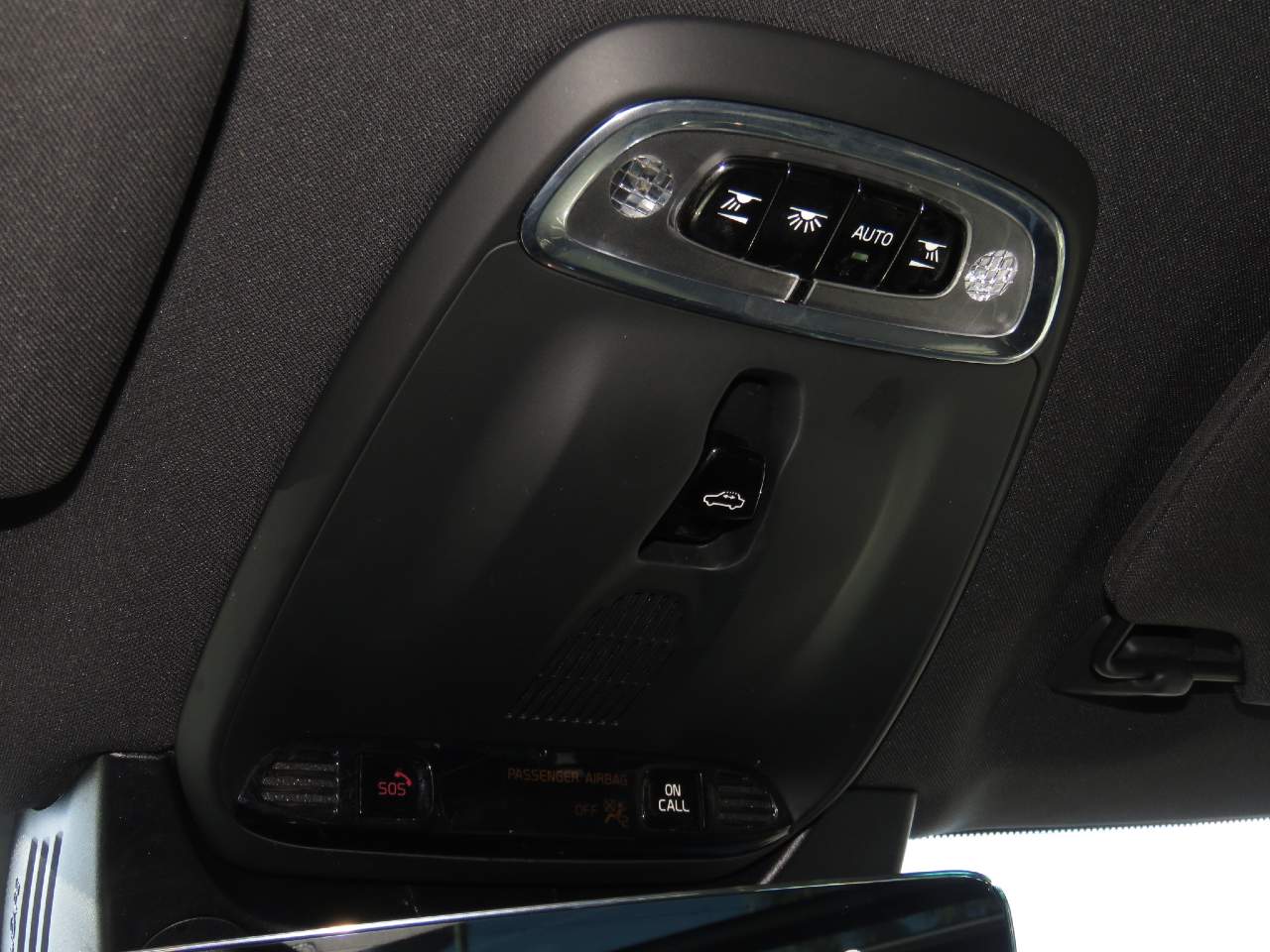 2017 Volvo XC90 T6 R-Design