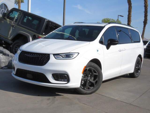 2025 Chrysler Pacifica Plug-In Hybrid