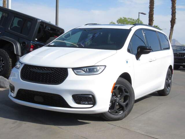 2025 Chrysler Pacifica Plug-In Hybrid