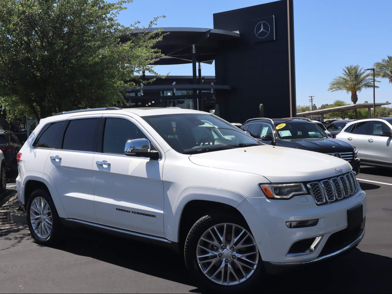 White (Ivory 3 Coat) 2017 Jeep Grand Cherokee Summit 4WD SUV / Crossover Four-Wheel Drive 8-Speed Automatic