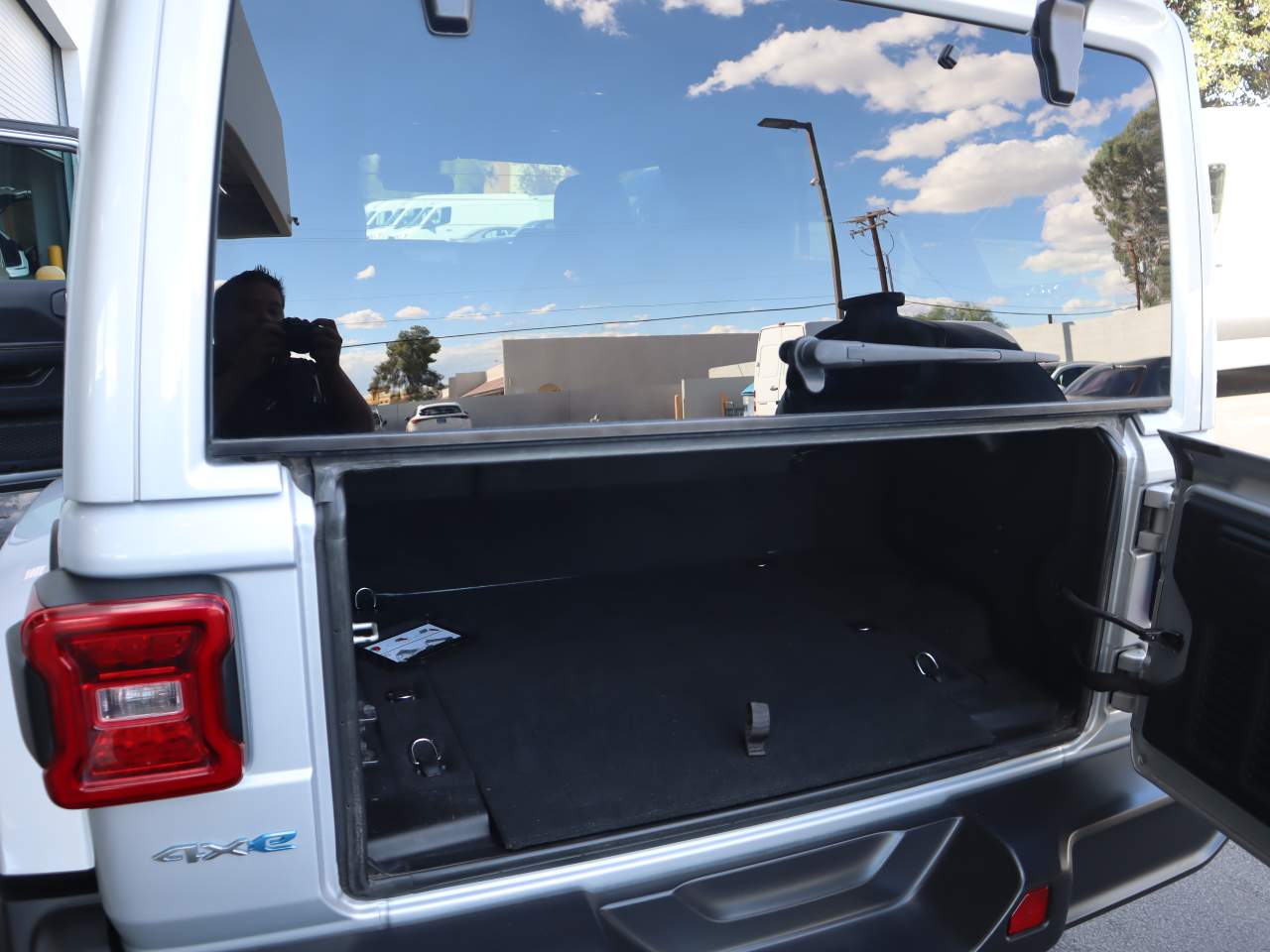 2024 Jeep Wrangler Sahara 4xe