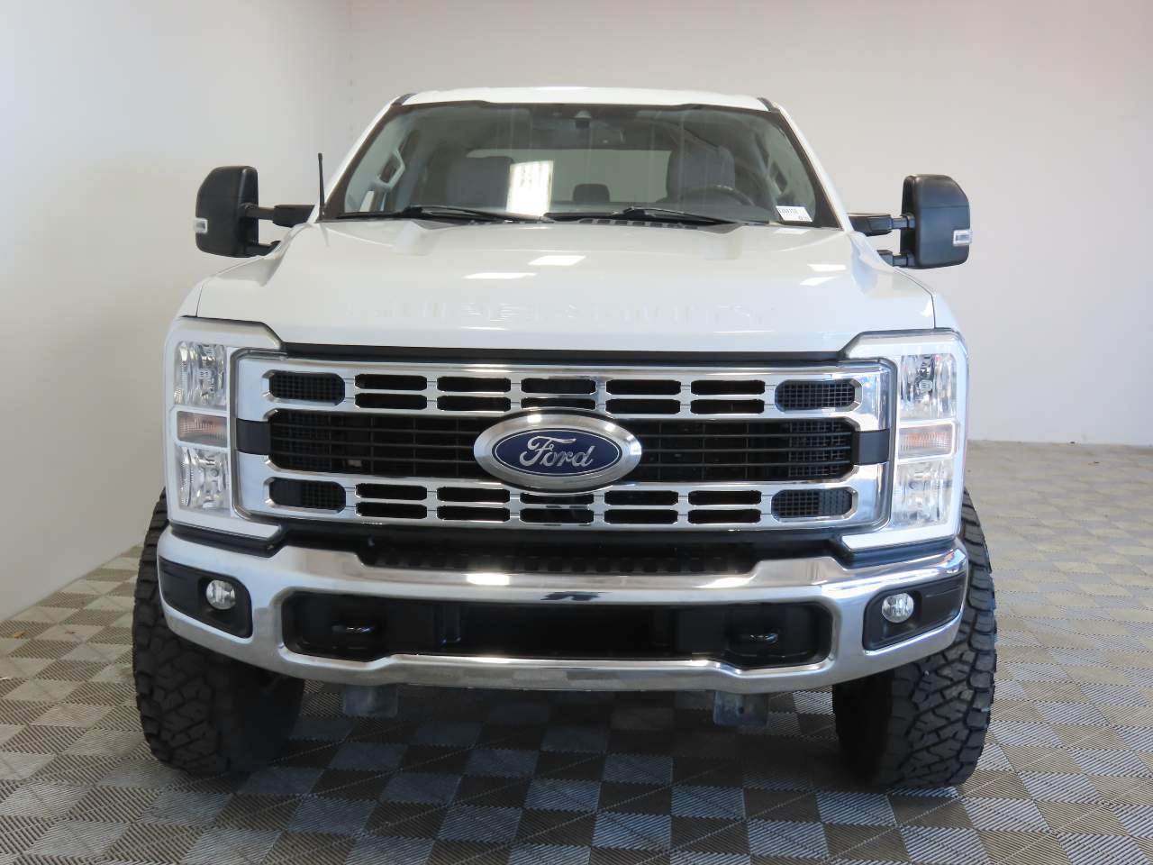2023 Ford F-350 Super Duty XLT Crew Cab