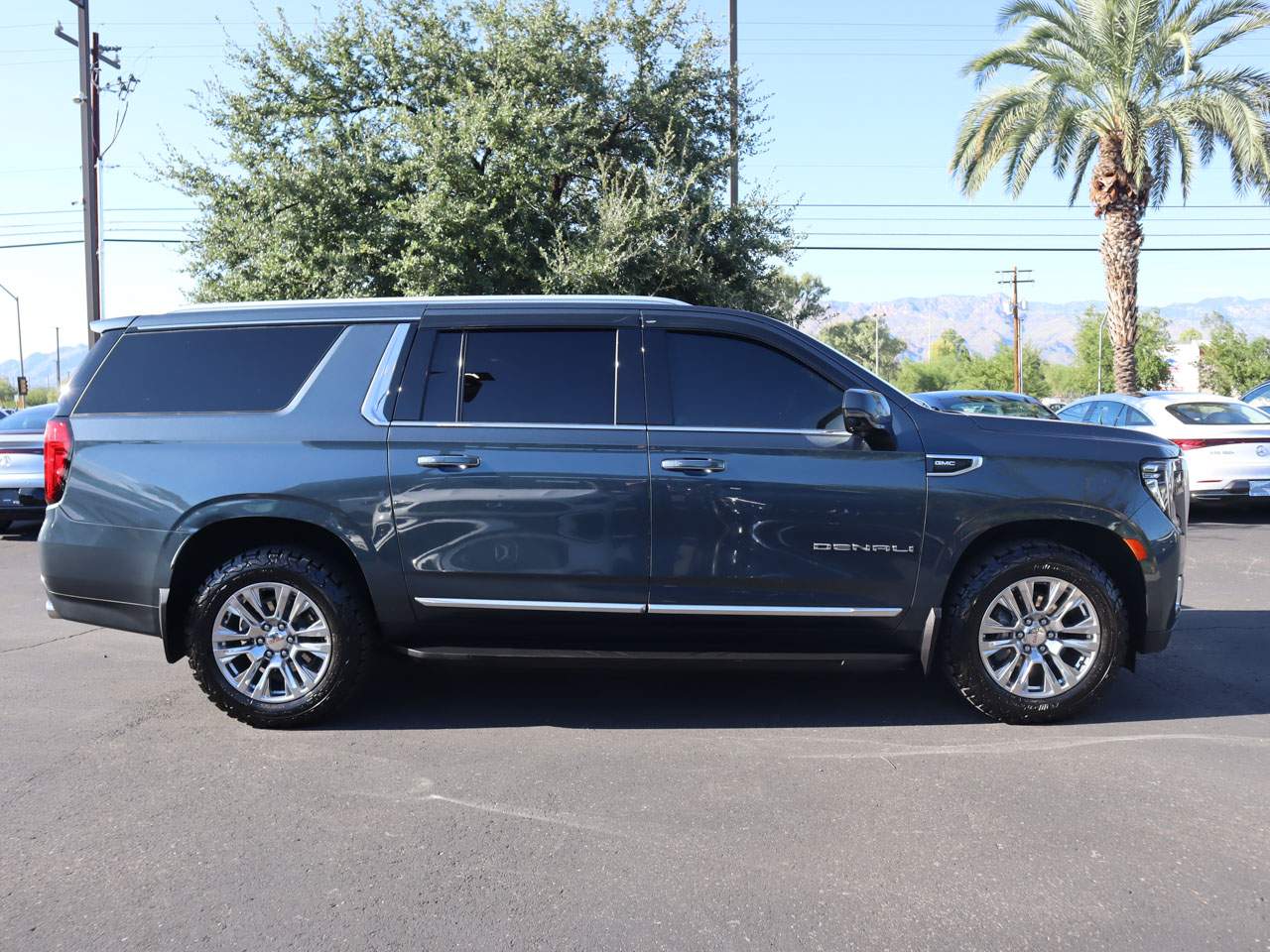 Used 2021 GMC Yukon XL Denali with VIN 1GKS2JKL7MR275516 for sale in Tucson, AZ