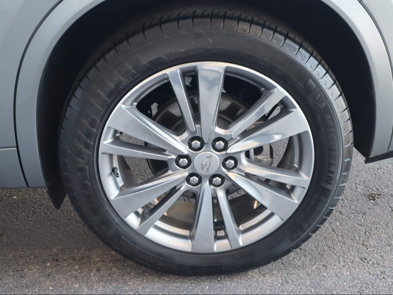 2024 Cadillac XT6 Premium Luxury photo 2